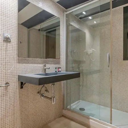 Modern And Bright In Eixample 1-2 Apartment *